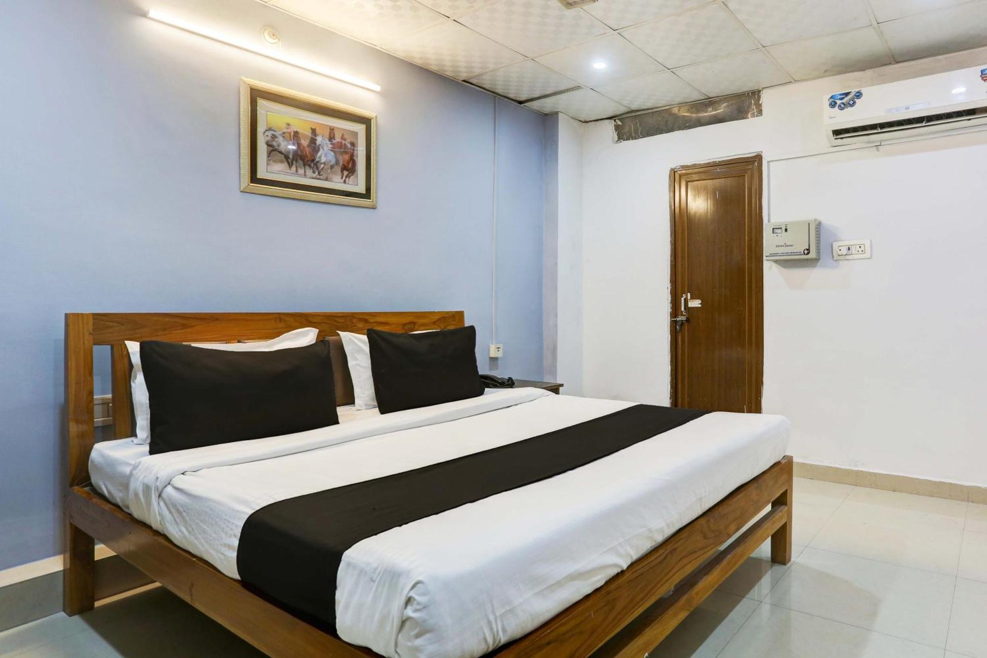 Collection O Hotel Moon Light Lucknow Exterior foto